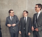 groom-groomsmen-gray-suits-laughing