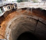 sinkholes-holes-ground-2007-guatemala-sinkhole_21282_600x450