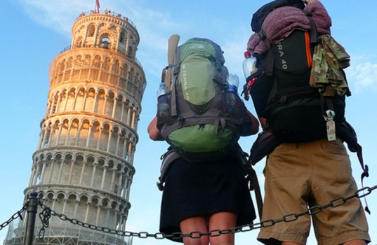 backpackers-tower-of-pisa-italy-2778568953