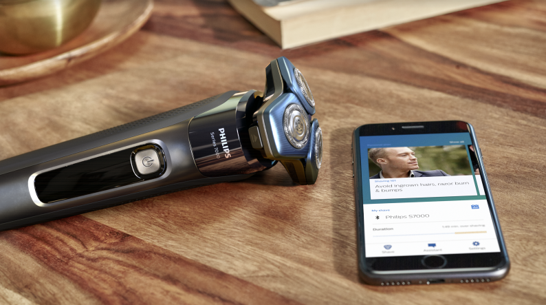 Philips S7000 with mobile phone